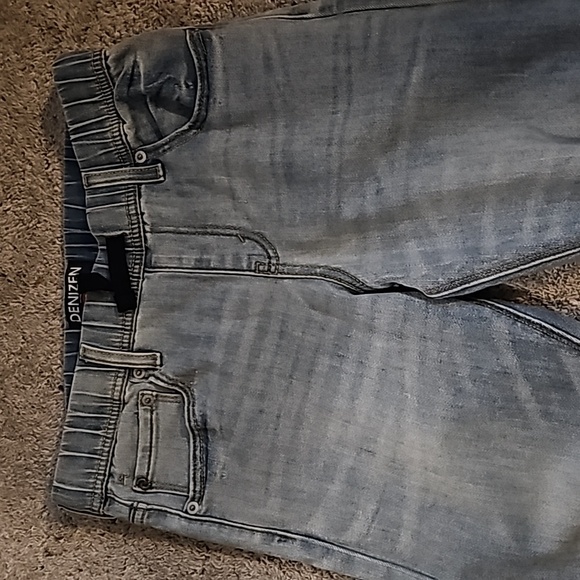 Girls Levi's Jeans - Picture 2 of 6